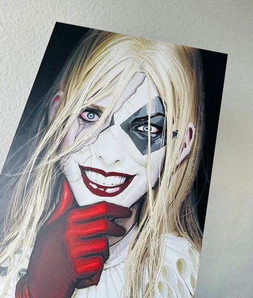 Wandbild mit Harley Quinn Motiv auf Alu-Dibond-Platte
